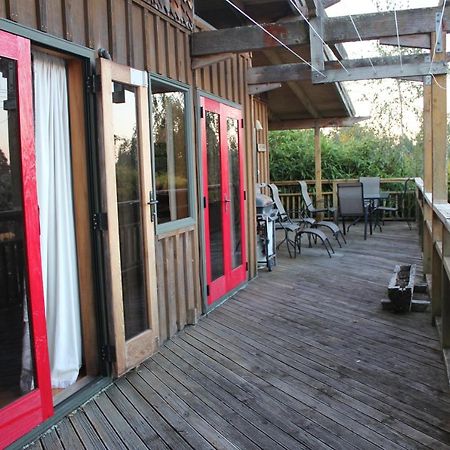 Treetop Hideaway - Taupo Holiday Home Exterior photo