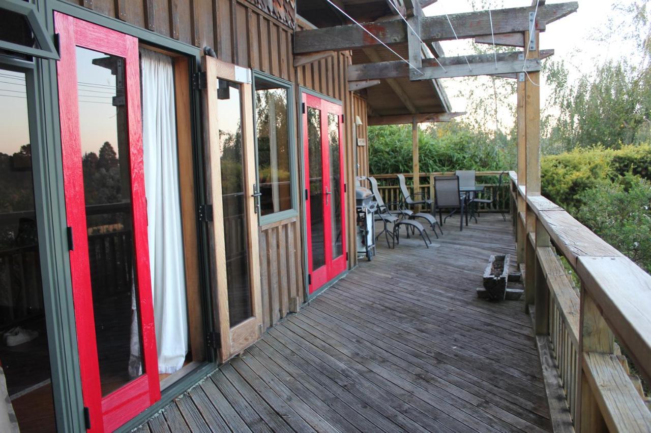 Treetop Hideaway - Taupo Holiday Home Exterior photo